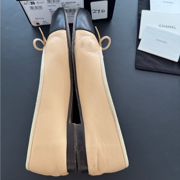 CHANEL beige and black ballerinas - Picture 6 of 11